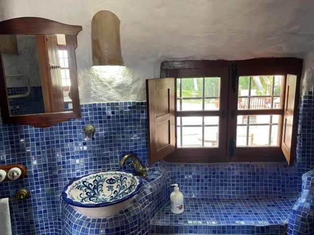 Cueva El Guindas *